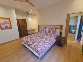 Chambre Amédée PMR chic avec Wi-Fi et petit déjeuner inclus - FR-1-590-479